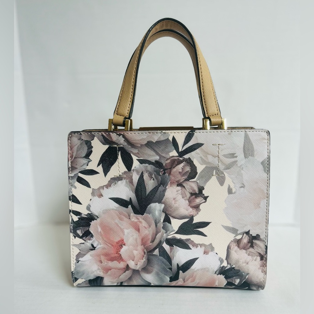 Calvin Klein Lola Small Crossbody - Picture 2 of 16